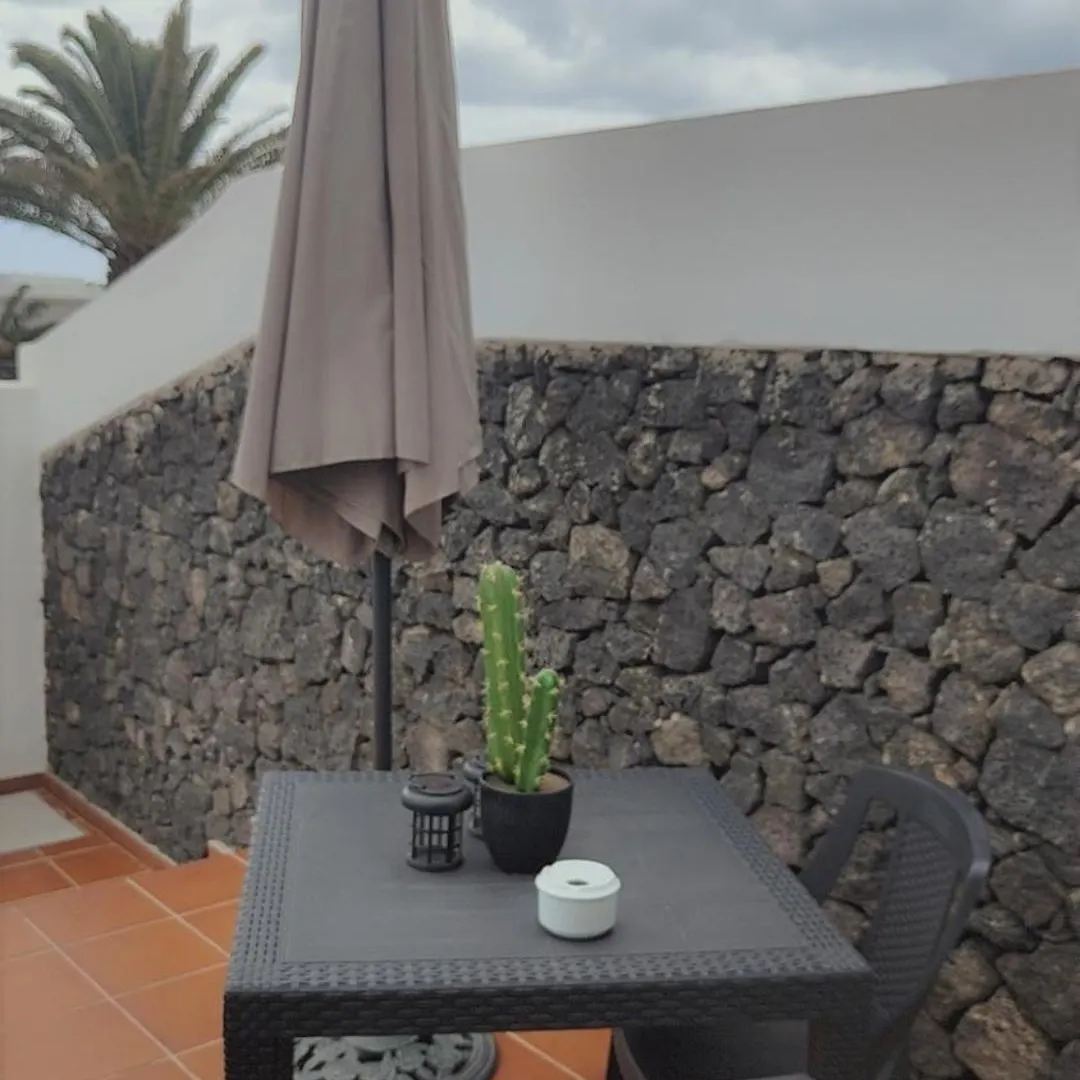 Private Apartment In A Great Location In Playa Blanca With Shared Pool
