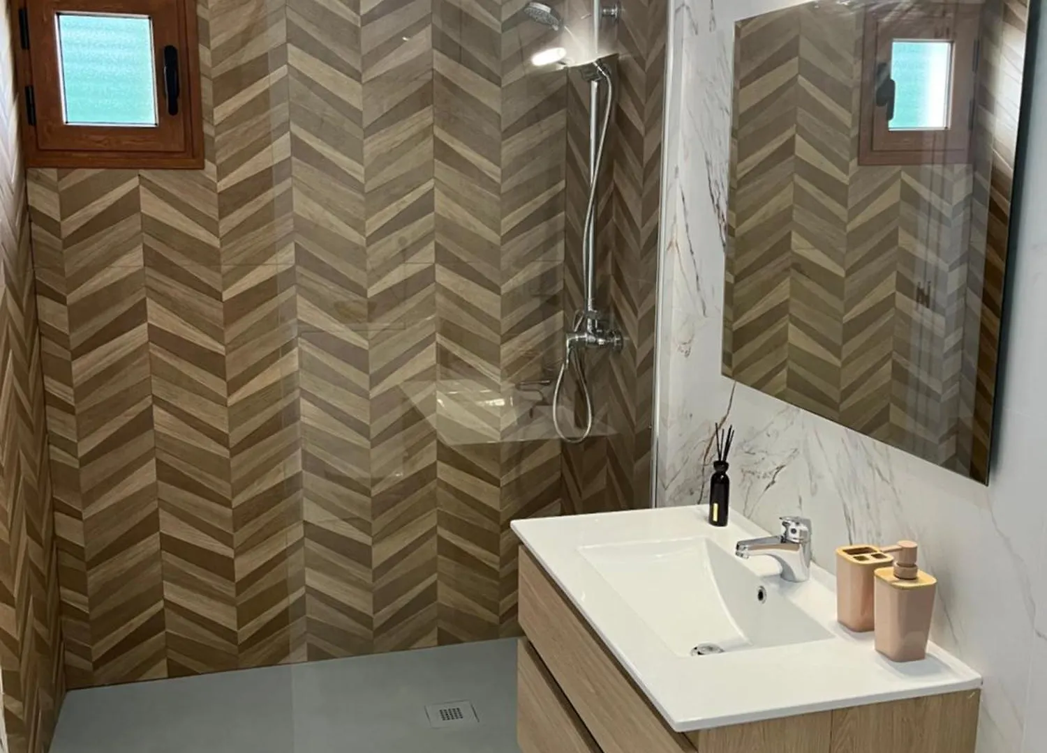 Private Apartment In A Great Location In Playa Blanca With Shared Pool